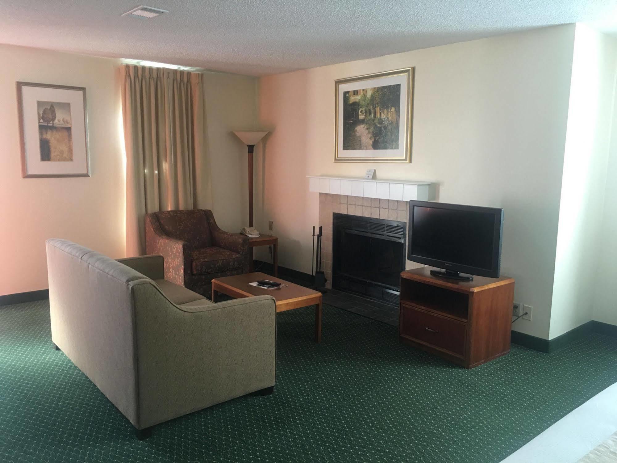 Fairbridge Inn & Suites - Akron Copley Township - West Eksteriør bilde