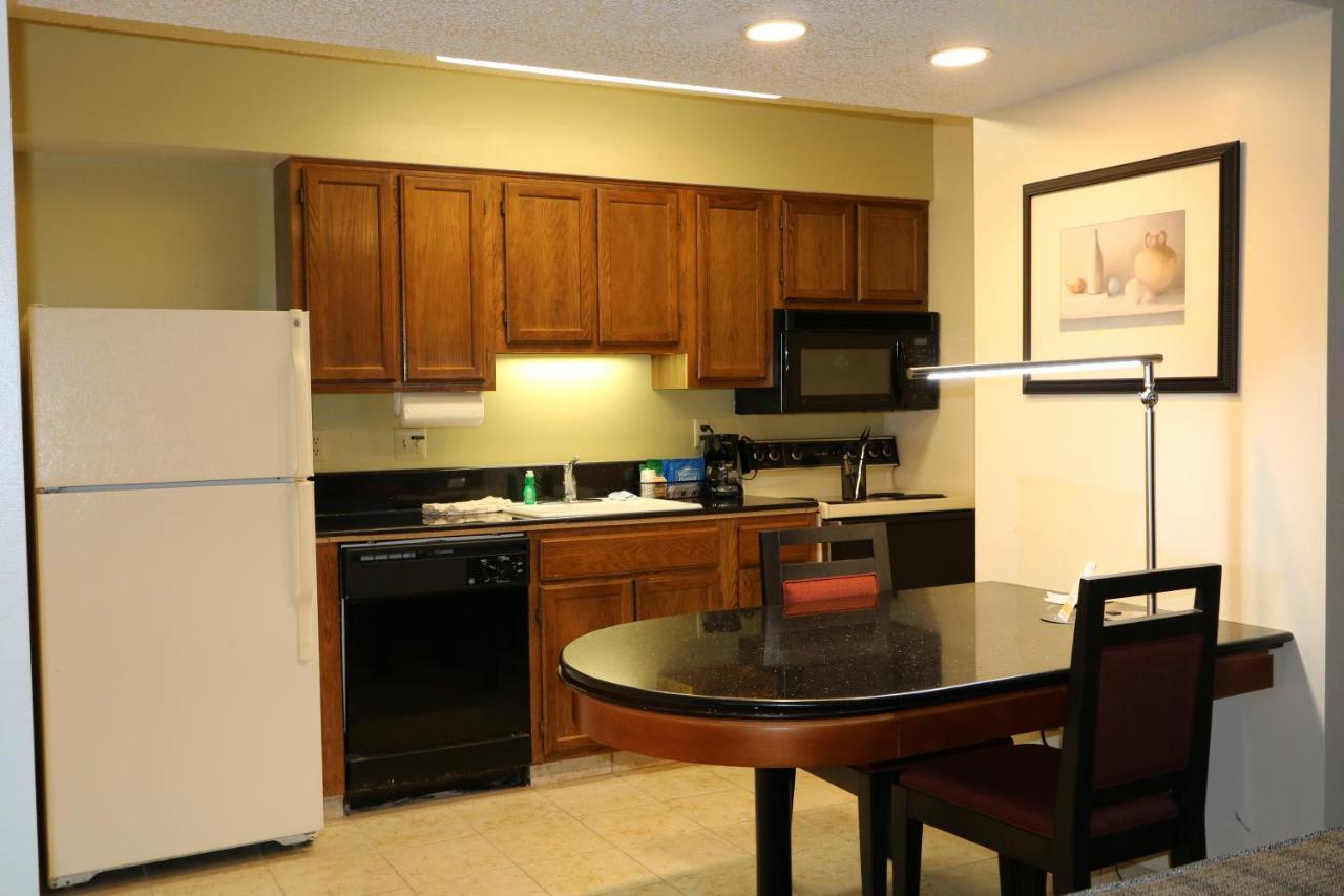 Fairbridge Inn & Suites - Akron Copley Township - West Rom bilde