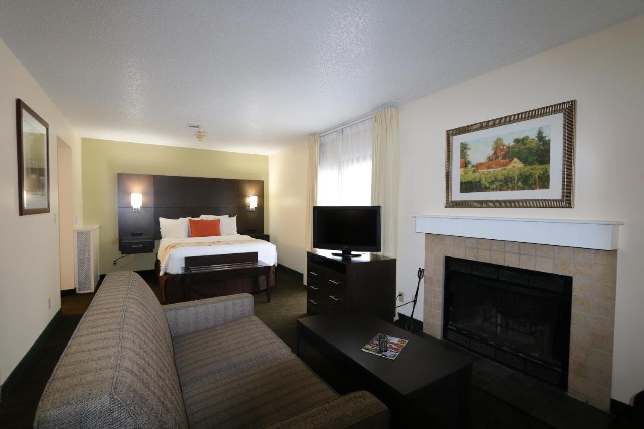 Fairbridge Inn & Suites - Akron Copley Township - West Rom bilde