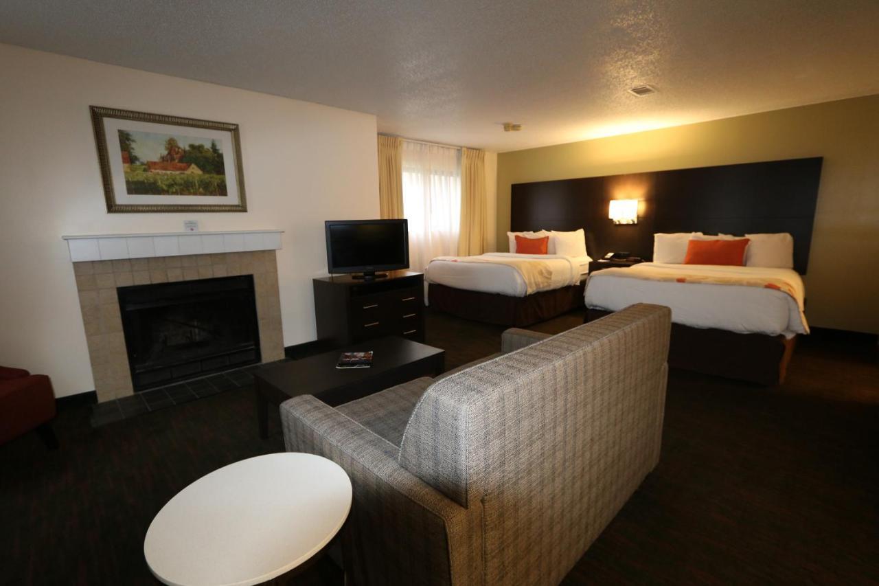 Fairbridge Inn & Suites - Akron Copley Township - West Rom bilde